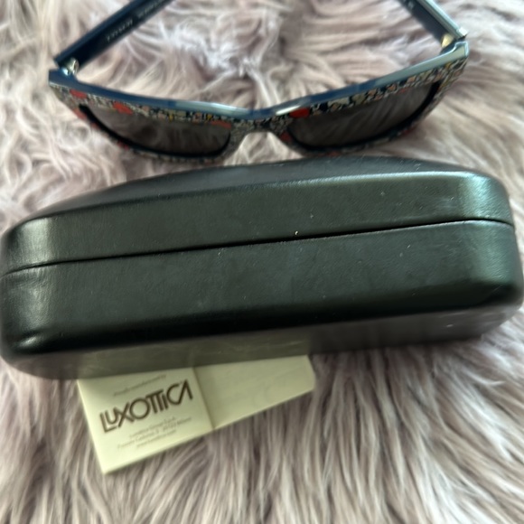 Coach Floral Sunglasses - Picture 15 of 16